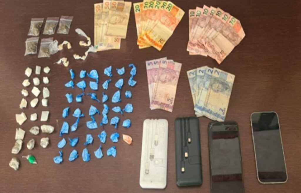 adolescente-e-abordado-com-drogas-em-ponto-conhecido-de-trafico-no-jardim-sao-bento