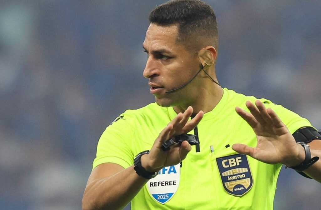 arbitro-do-jogo-do-corinthians-desta-quinta-(18)-ja-teve-polemica