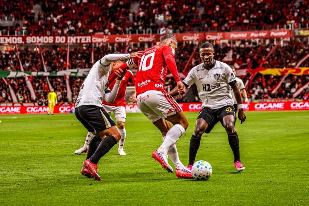 Internacional e Atlético-MG não saem do 0 x 0 através do Brasileirão internacional-e-atletico-mg-nao-saem-do-0-x-0-pelo-brasileirao